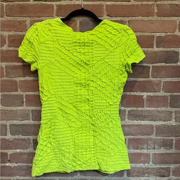 Frank Lyman Design Neon Green Textured Top - Picture 7 of 8